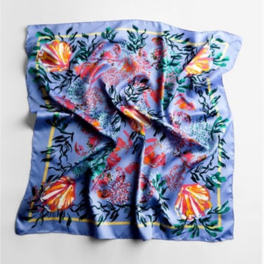 SOLD‼️ZARA SATIN HANDKERCHIEF